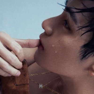 danceliketae's profile picture. taehyung’s long term long distance low commitment casual girlfriend | https://t.co/V7sLyIIqjd