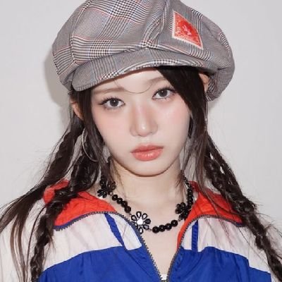 roraformosa's profile picture. collector #뉴진스 #베이비몬스터