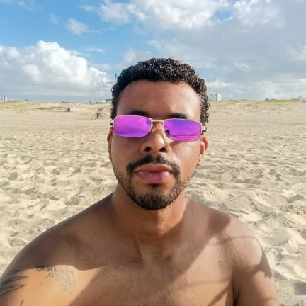 lluiiz_z's profile picture. 'I'm beautiful in my way
Cause God make no mistakes' - btw 🌈❤ ♈ hobby: fotografar 📸