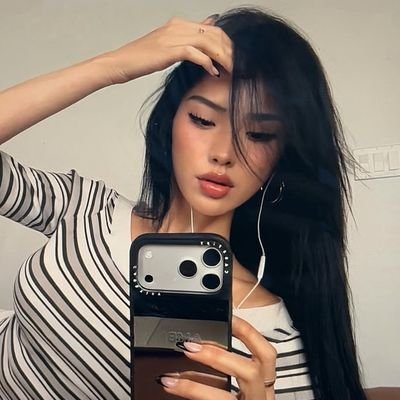 beaudesatine's profile picture. Kind of girl who’s gonna make you wonder who you are and who you’ve been.