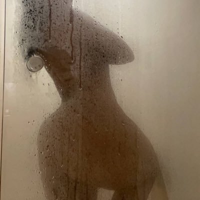 Uzumakifam12's profile picture. Welcome to our world💕Married couple🤗open mentality🥹🌹We ONLY meet and play with COUPLES and BISEXUAL WOMEN !! ❌NO MEN