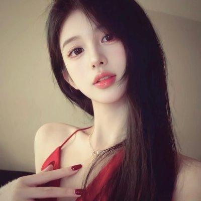 liulixin520's profile picture. 画舫凌波摇碎玉，平湖十里琉璃。
东风拂岸柳丝垂。
锦鳞游镜底，飞燕掠清漪。