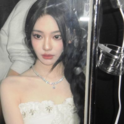 daintyrozes's profile picture. caretaker of Eugene, Pasha and Daniel || 💌 https://t.co/XIFUGYkctQ