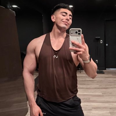 iggycastiel's profile picture. assisting in surgeries while venting my thoughts to the world 🤭