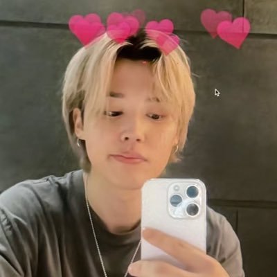 gcfjmsi's profile picture. 방탄소년단 | fan account