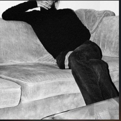 Rnoire_'s profile picture. 🩺| Books,cinema and random thoughts basically a personal diary.