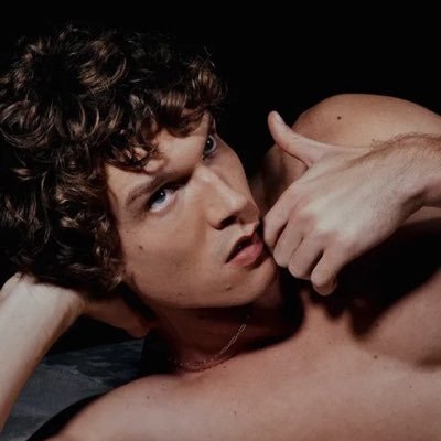 ana_kinn60171's profile picture. 28, Ilya can never do wrong