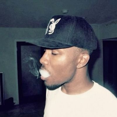 icantquiyariana's profile picture. i wanna drink your words like wine