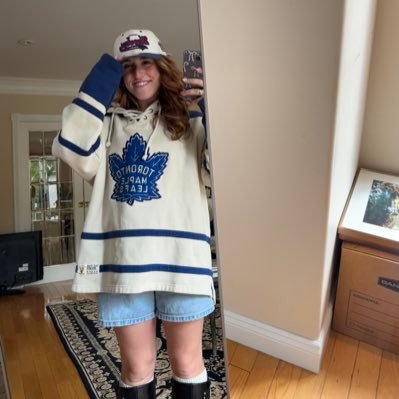 jesssikatz's profile picture. leafs fan (dumb) and content creator (hot) @jessikatz