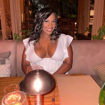 Miablessed__'s profile picture. Jesus Lover| CLE, Ohio |EMU College Graduate 🎓 BS|Site Manager 🏥| Proverbs 3:5-6