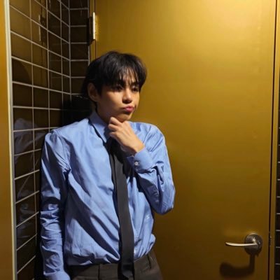 ligththv's profile picture. @bts_twt ❤️‍🩹 - ᨓ 。𝑏𝑎𝑛𝑔𝑡𝑎𝑛 𓂃 ࣪ ִֶָ☾.Thv✨Vi a seokjin en Newark en vivo (31/07/25)