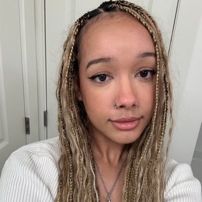 cSapphireCS's profile picture. 24 •  award winning Roblox fashion designer & 3D artist 🤍 brand collaborator • biz💌: csapphire@kyubbzy.com