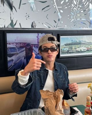 keomiwjuu's profile picture. love dede keonho dan my juju everydays
                       cortis #my gank😜🤙
Jalan jalan ke pasar minggu.. cakep..makasih... hehe