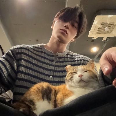 challerge's profile picture. An enigma, an unknown.