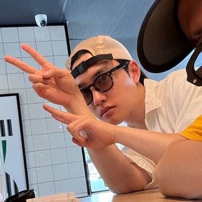 whippedforsoo's profile picture. 🍀🐈‍⬛