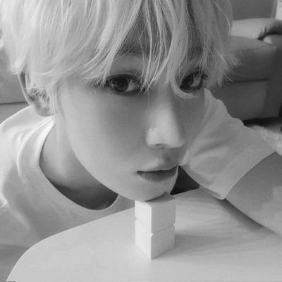 justasun_'s profile picture. 𖦹🗒 𓂃𓈒강  :  in fαct, 
nobody lost pαrαdisᦸ.