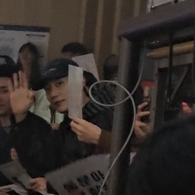 zrolwl's profile picture. HIGHLIGHT × BEAST
👋, LIGHT 🎉