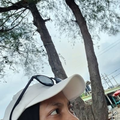 mokaborbdulu's profile picture. kadang berisik kadang repostin kucing                                                       
cita-cita: keliling tiap weekend