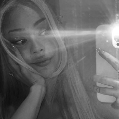 kth1kkb's profile picture. sanırdım ki aşklar ancak filmlerde böyle