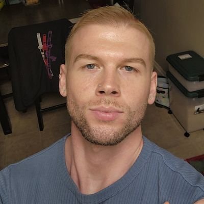 _eazy_weezy's profile picture. bi boys back in town
 deactivated @myfavsesshomaru