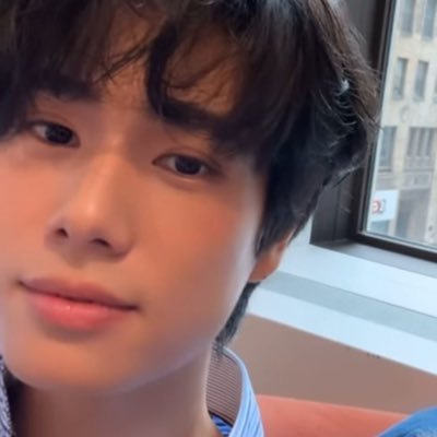 thejanekits's profile picture. 