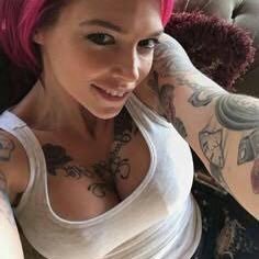 mj2182377's profile picture. Dreamer with glitter in my soul and sunscreen in my bag 🌺🌈* Turning my life into a Pinterest board, one vibe at a time 💖🍂