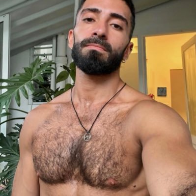 NutsHabibi's profile picture. Hola y Hello and Salam alekum. Follow for random stuff.. Good surprises may come VERY soon 😏🤫 Si hablas solo español es o.k. Yo tambien hablo.