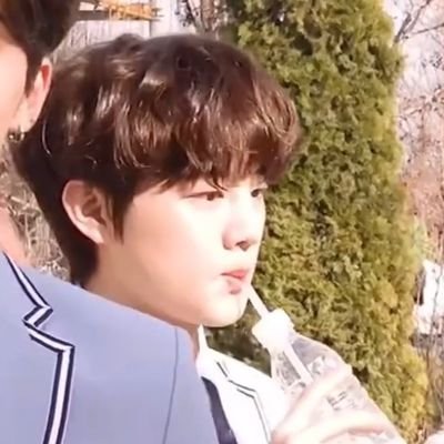 Milezhj's profile picture. | she/her |