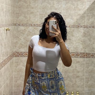 karolinabfr's profile picture. eu sou do preto e branco!