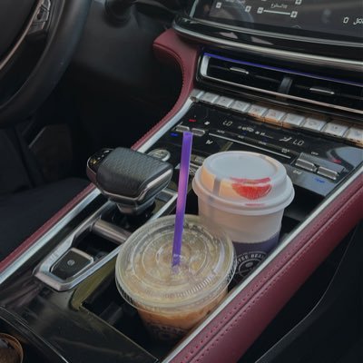 lioii6's profile picture. اللهُم إرحـم من كان وجودها لي حيـاه .. اللهم إرحـم أمي