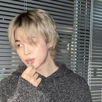 bolalaaa__'s profile picture. 