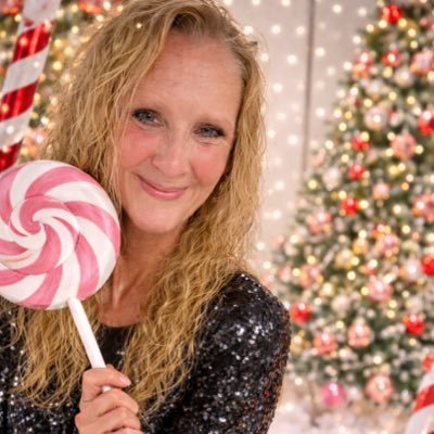 DebiLynn1028's profile picture. Believe there is good in the world. BE THE GOOD. 🌊❤️☀️🏝️🙏🏻  I am a #Dreamer I believe in #Hope #Love #ISFJ