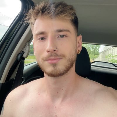 badcenturykid's profile picture. • Eu desejo, eu desejo, de todo coração, voar para longe, para a terra dos dragões •