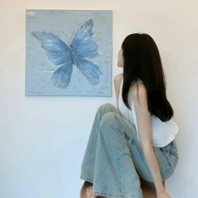 FrankYUTR's profile picture. 때로는 눈물이 감정의 표현이며, 삶에 대한 깨달음과 성장이에요. 일기를 쓰는 걸 좋아해요. 감동적인 순간들을 기록하는 거죠.