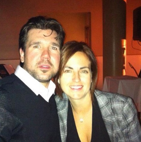 alexapella's profile picture. Maman, mariée, travaillant dans le milieu de l'édition. Ah oui j'oubliais, au sommet du bonheur ;)