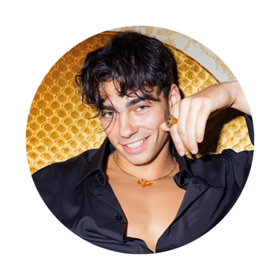 sloajt's profile picture. ㅤㅤ男性   ,   #𝐖𝐎𝐑𝐊   ⓘ   Black   cassette    tunes  turn   with   every   second   ( + . 21 )   shaping   doctrines  .. ?    Silhouette   —  “  Gentleman  ”