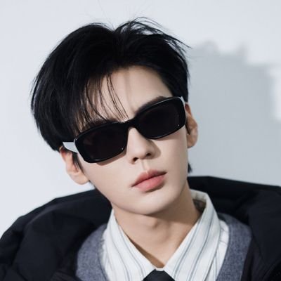 wenjuncx's profile picture. the actor, the idol and the man, Bi Wenjun.
