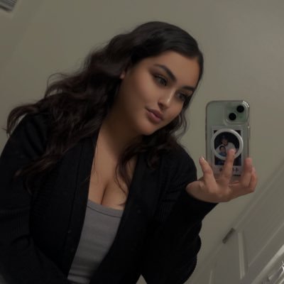 _CarolinaGomezz's profile picture. 