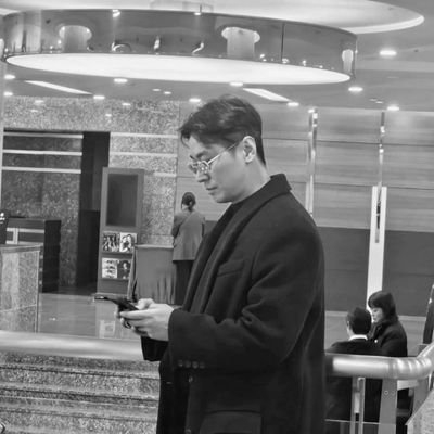 hierarchiy's profile picture. https://t.co/qfJAG9V1pV written by 愛https://t.co/ver0sj2ovN ︵ An empty hollow canvass.