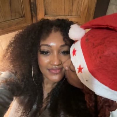 NamiKai_0's profile picture. Lesbian
She/Her/Hers