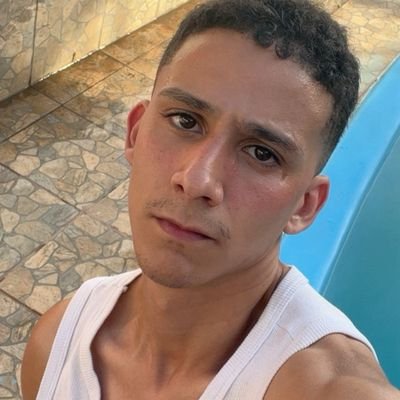 mrocha18_'s profile picture. Rapaz que busca por várias experiências sexuais.