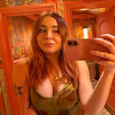 LIlVEFOREVER's profile picture. nineteen UOG