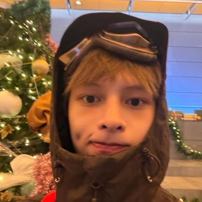 izjou's profile picture. tenangin diri loe