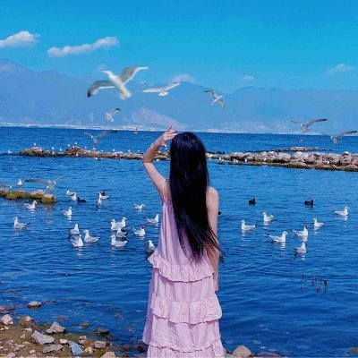 Celeste_Warm's profile picture. Stronger every day, knowing that growth comes from within.