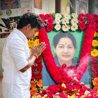 Gowthamv695738V's profile picture. V.கௌதம்                                                          மாவட்ட துணைச் செயலாளர்  கழக தகவல் தொழில்நுட்ப பிரிவு  தருமபுரி மாவட்டம்