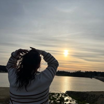 relxctantly's profile picture. 