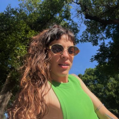 Larii_Riivera's profile picture. la hija del flequillo.