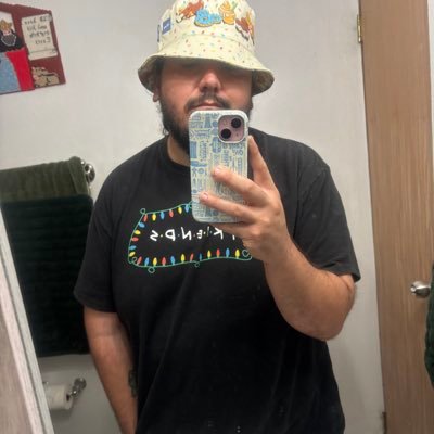 strawhatt0bi's profile picture. 32 / Puerto Rico 🇵🇷/ I stream some times/ they-them / Tank main / Cloud /