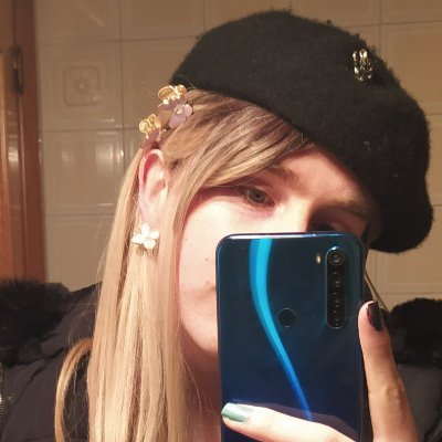 aoifeantifa's profile picture. Translation and Interpreting  
📌 Teacher of Irish at UA
ENG/ESP/CAT/DE/PT/FR/中文/Gaeilge
Luimneach💚
Alacant♥️
 🏳️‍⚧️🏳️‍🌈 protect trans lives