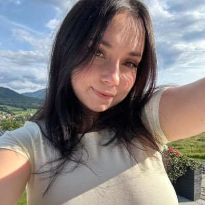 miniloonaa21's profile picture. 